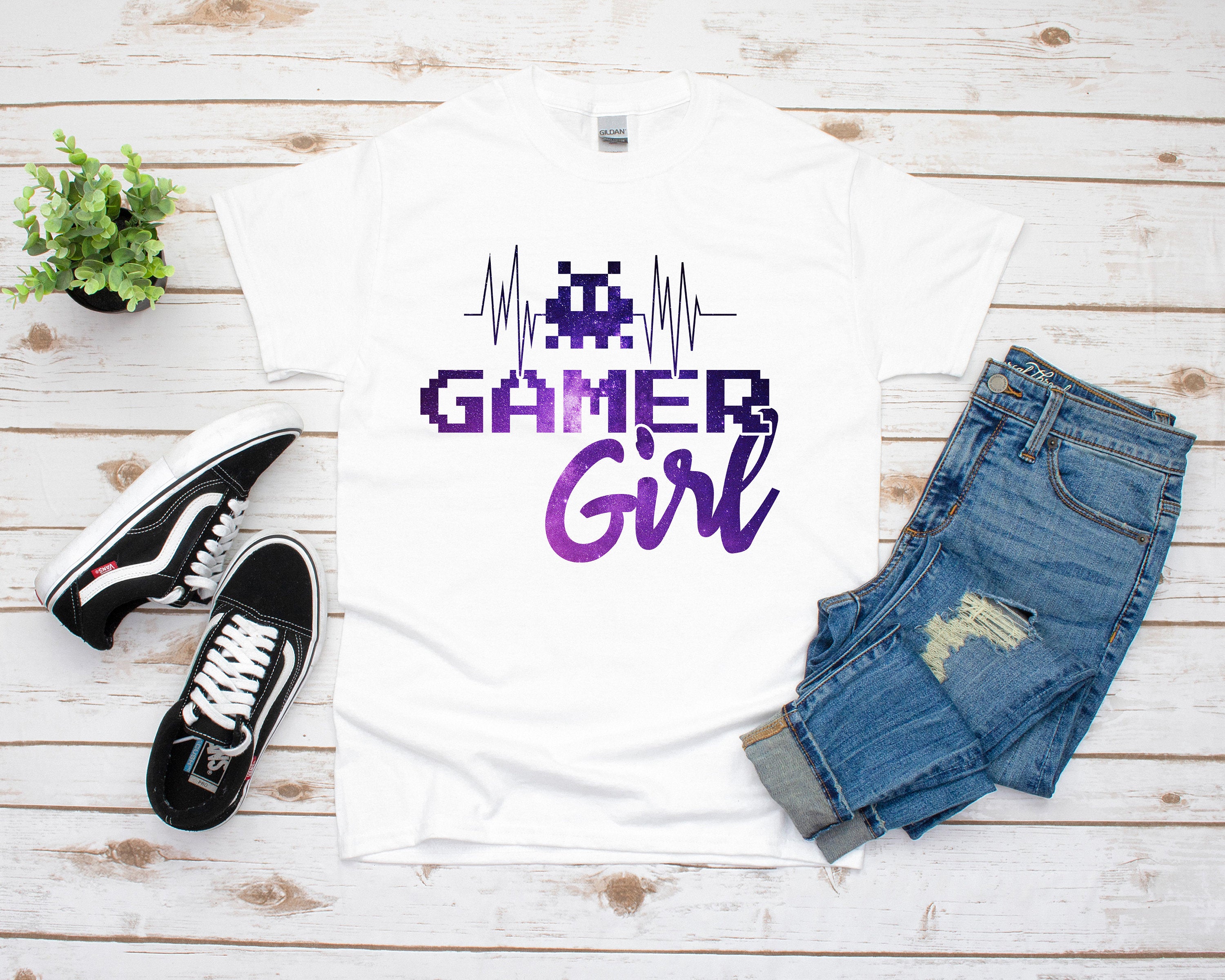 Gamer Girl Shirt, Girl Power Shirt, Nerd Shirt, Yes I Am A Gamer Girl Shirt, Nerd Shirt, Video Game Shirt, Gifts for Gamer, Cute Gamer Shirt